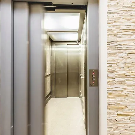 Niecala Kings Deluxe