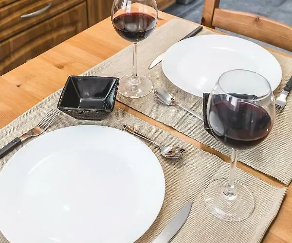 Niecala Kings Deluxe Apartment